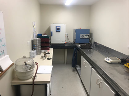 The hydrothermal reaction laboratory image