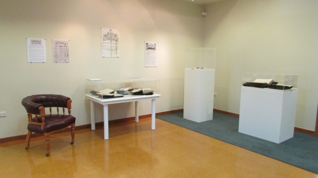 Māori Language Week foyer display at Hocken 2014