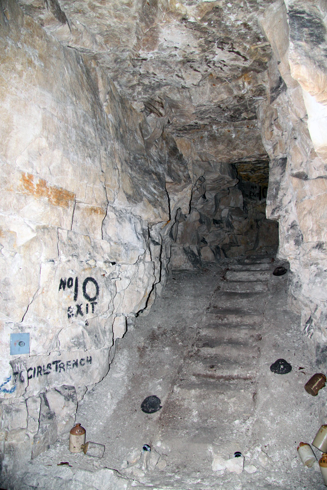 Tunnel wall 3