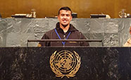 UN podium thumb