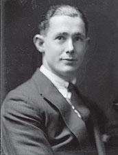 Arthur Espie Porritt in 1923, the first New Zealand Rhodes scholar to study medicine. (Alexander Turnbull Library, Ref: 1/1-018584-F)