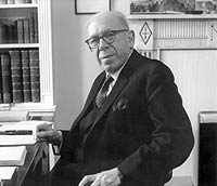 Esmond de Beer in his study, 31 Brompton Square, London, 27.01.1976.Photographer: Gary Blackman.